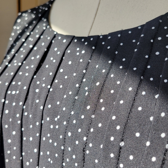 PERCEPTIONS New York Sleeveless Dress - Picture 6 of 10